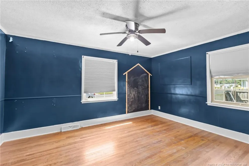 410 W Mclean Street St. Pauls, NC 28384