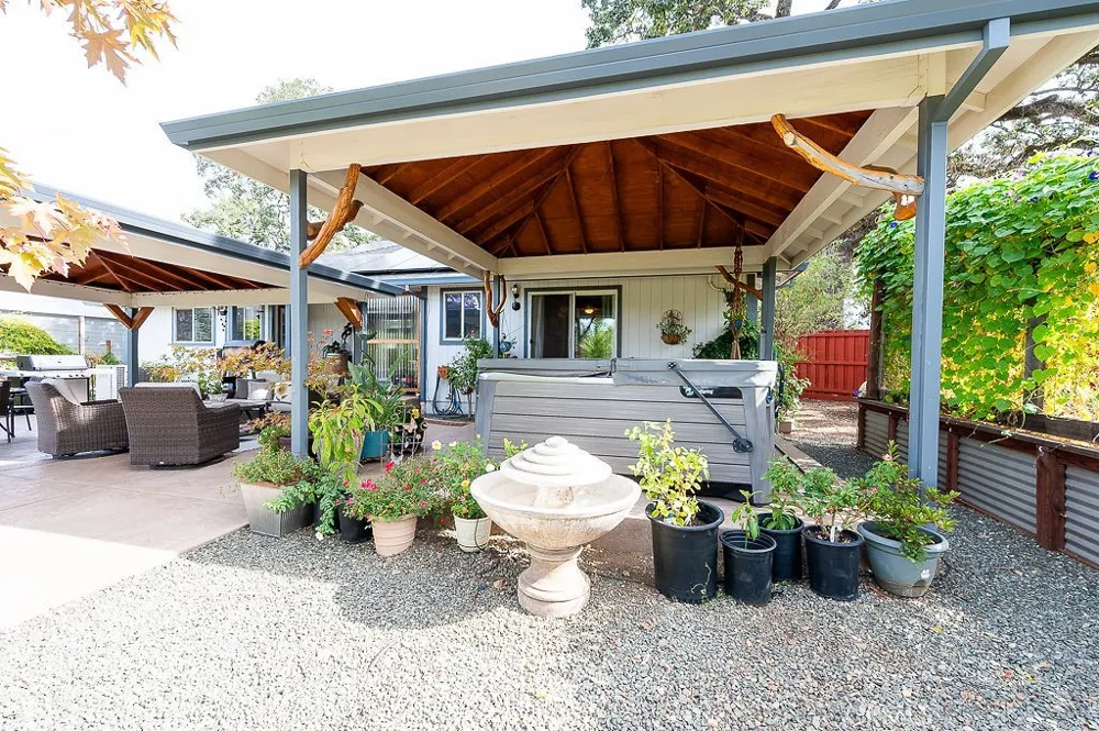 15255 Timm Middletown, CA 95461