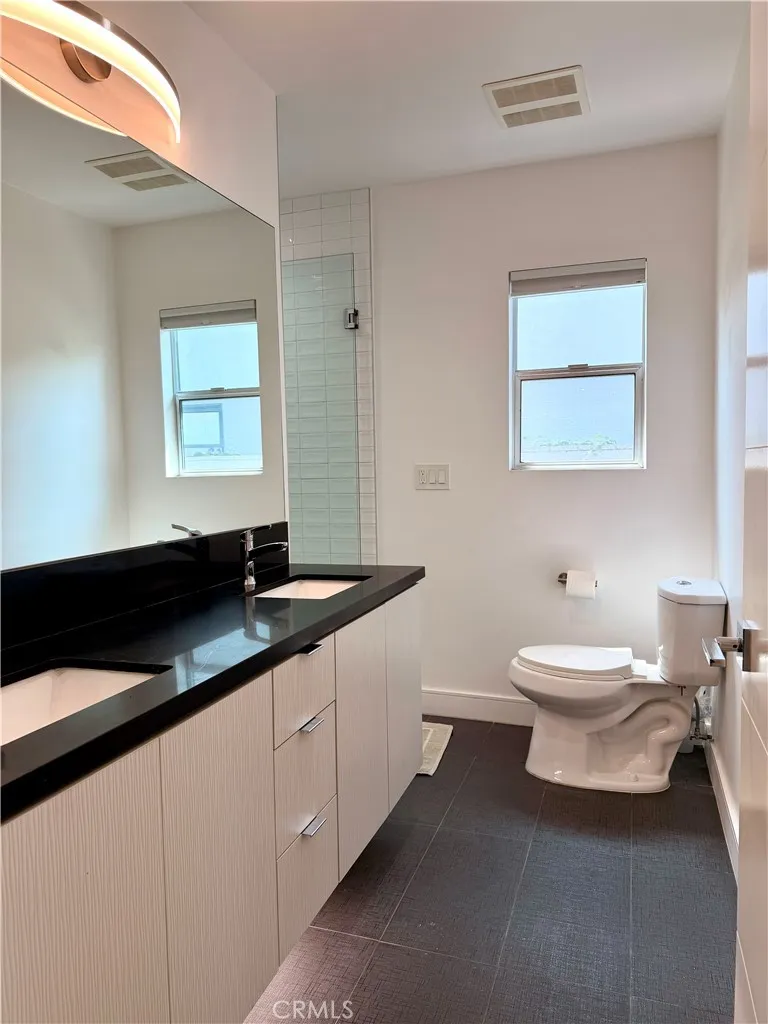 1042 Garfield Avenue Venice, CA 90291