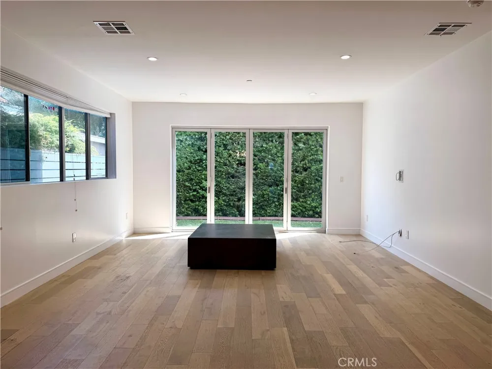1042 Garfield Avenue Venice, CA 90291