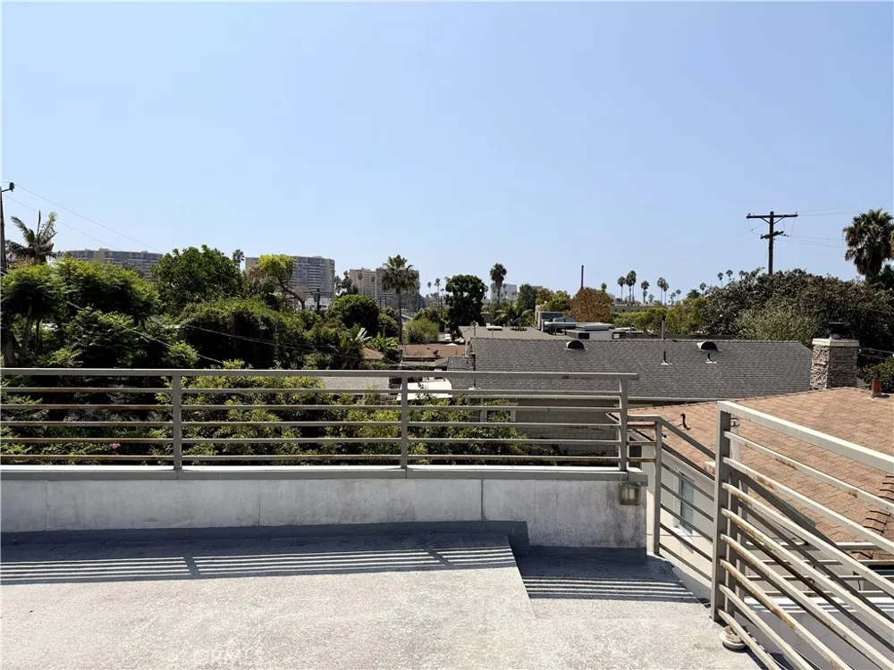 1042 Garfield Avenue Venice, CA 90291
