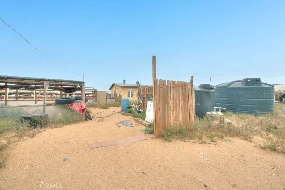 43111 260th E Lancaster, CA 93535
