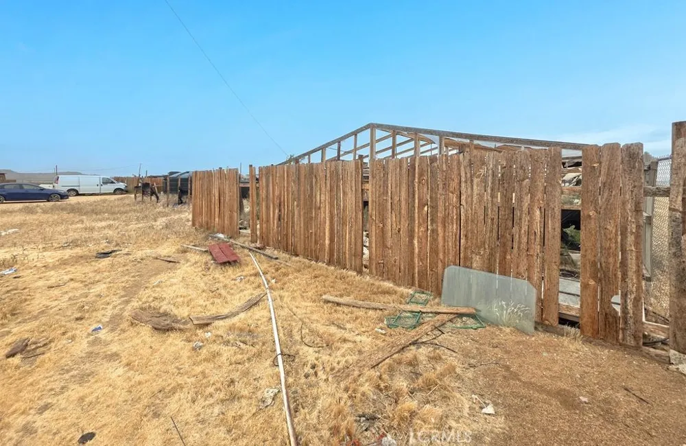 43111 260th E Lancaster, CA 93535