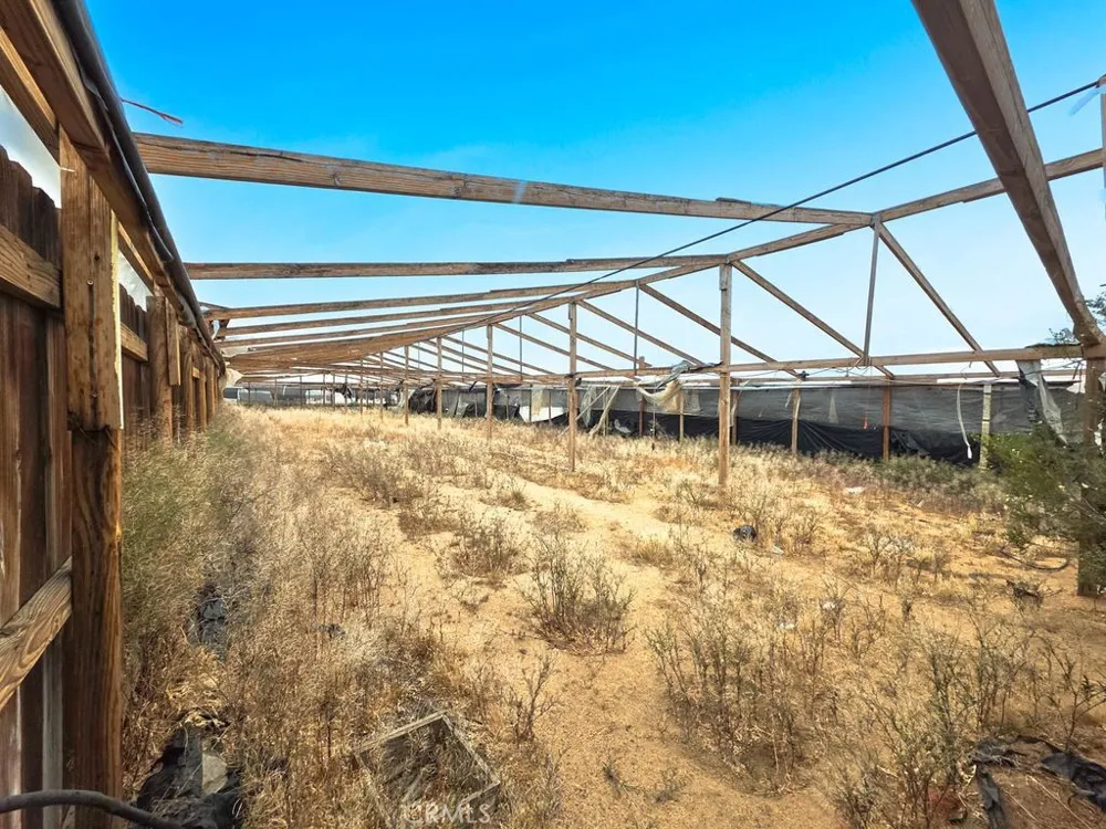 43111 260th E Lancaster, CA 93535