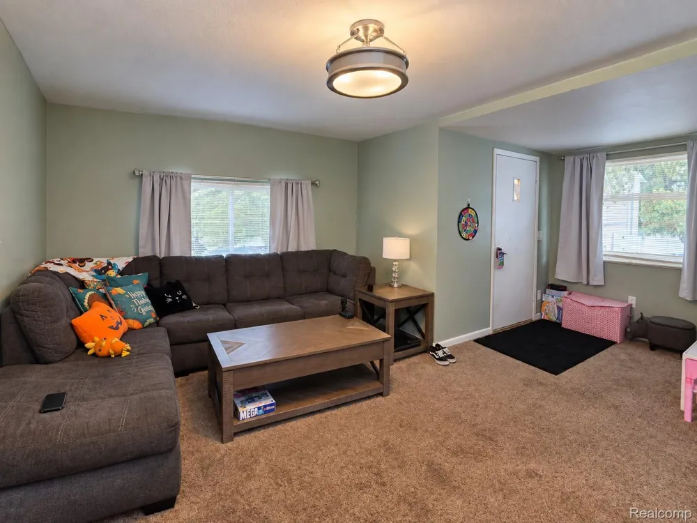 1754 Beechmont Street Keego Harbor City, MI 48320