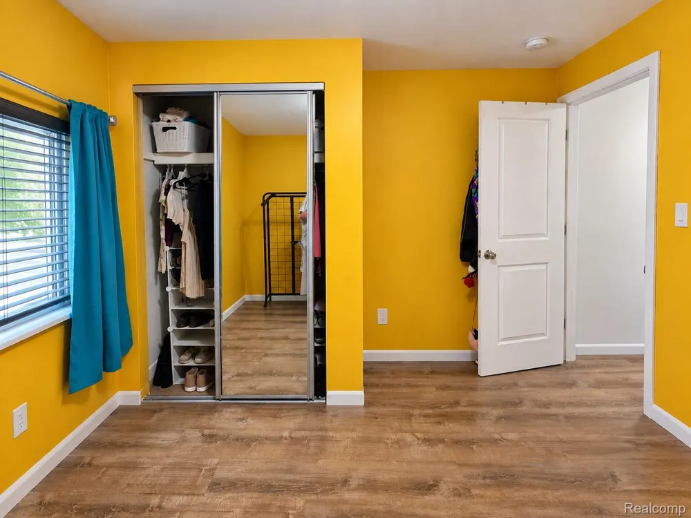 1754 Beechmont Street Keego Harbor City, MI 48320