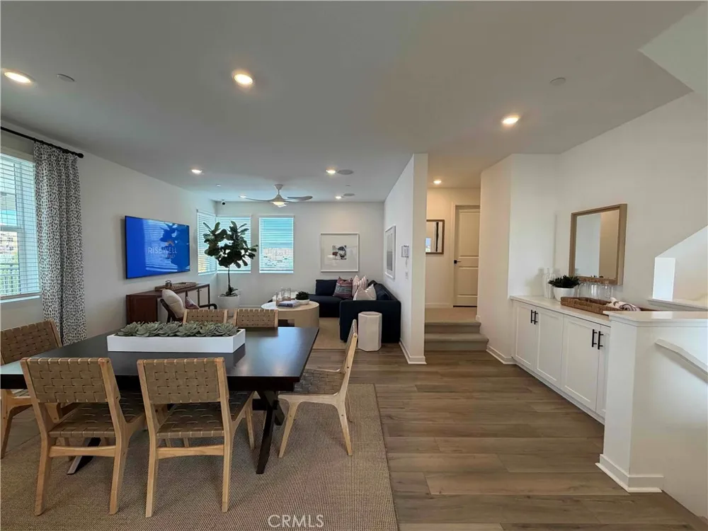 6009 Huntington Drive Eastvale, CA 92880