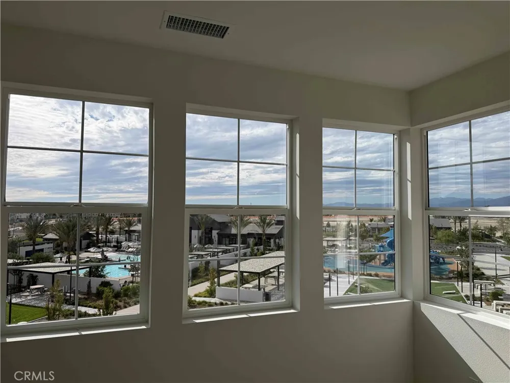 6009 Huntington Drive Eastvale, CA 92880