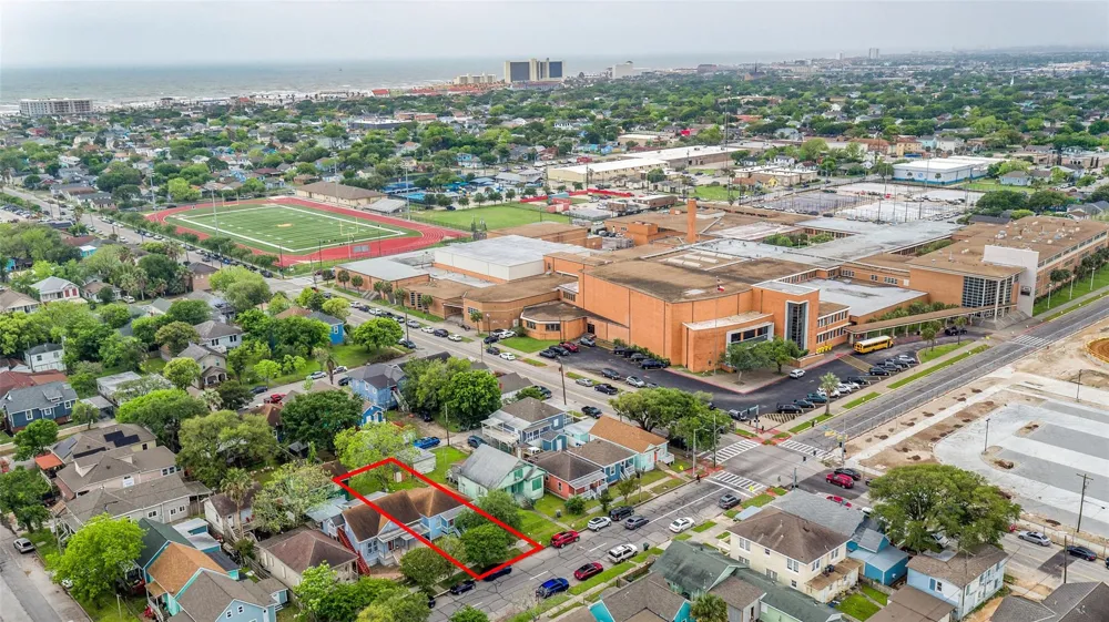 4015 Avenue O Galveston, TX 77550