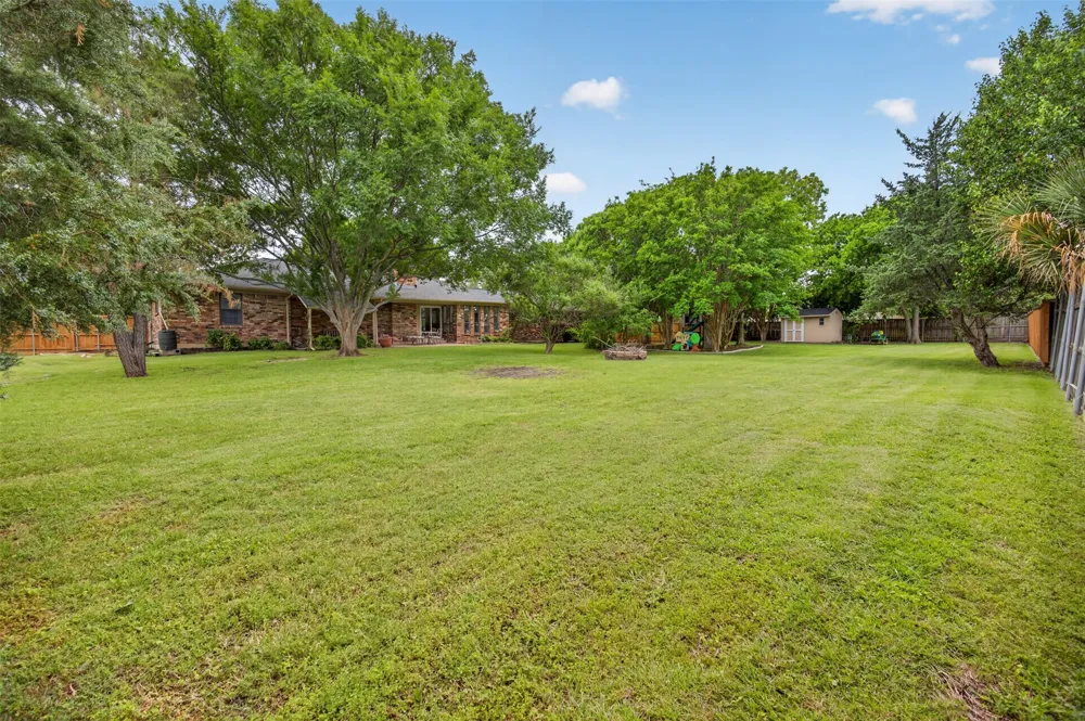 4607 Sachse Road Sachse, TX 75048