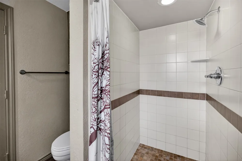 4607 Sachse Road Sachse, TX 75048