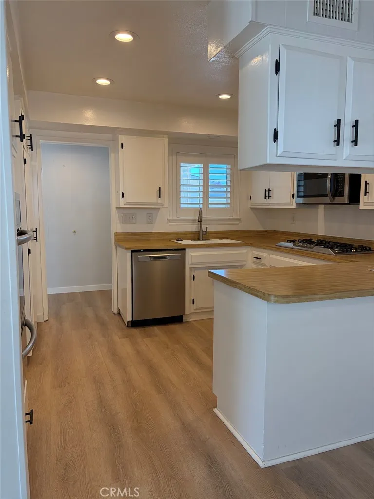 7622 Don Huntington Beach, CA 92647