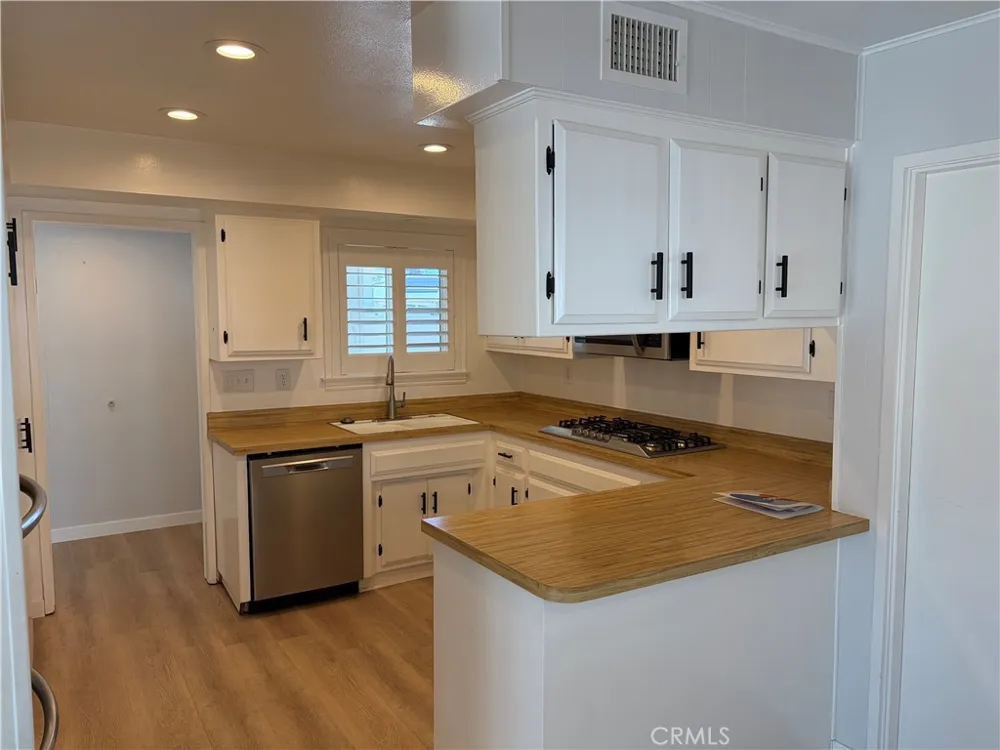 7622 Don Huntington Beach, CA 92647