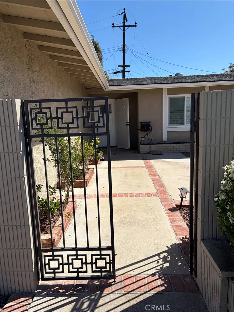 7622 Don Huntington Beach, CA 92647
