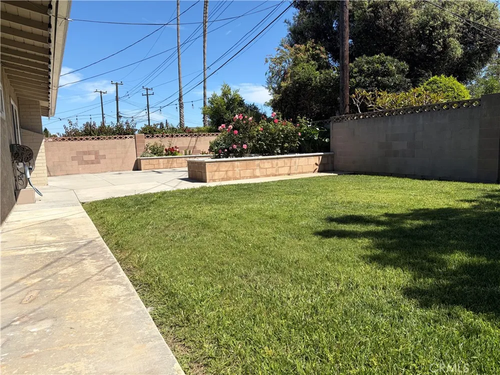 7622 Don Huntington Beach, CA 92647