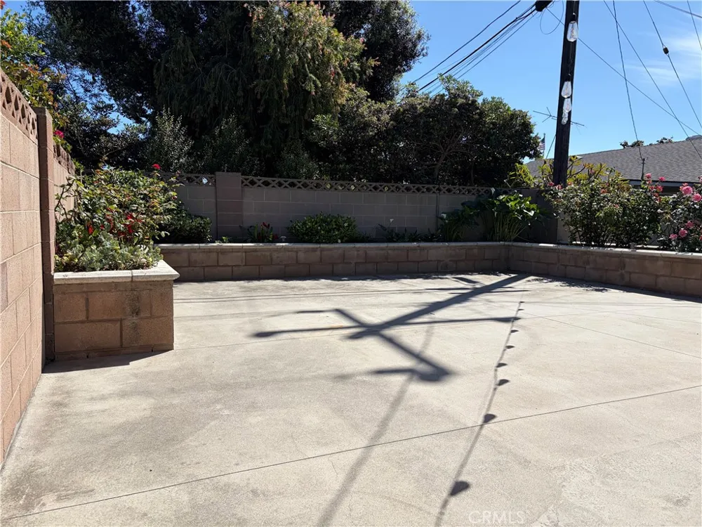 7622 Don Huntington Beach, CA 92647