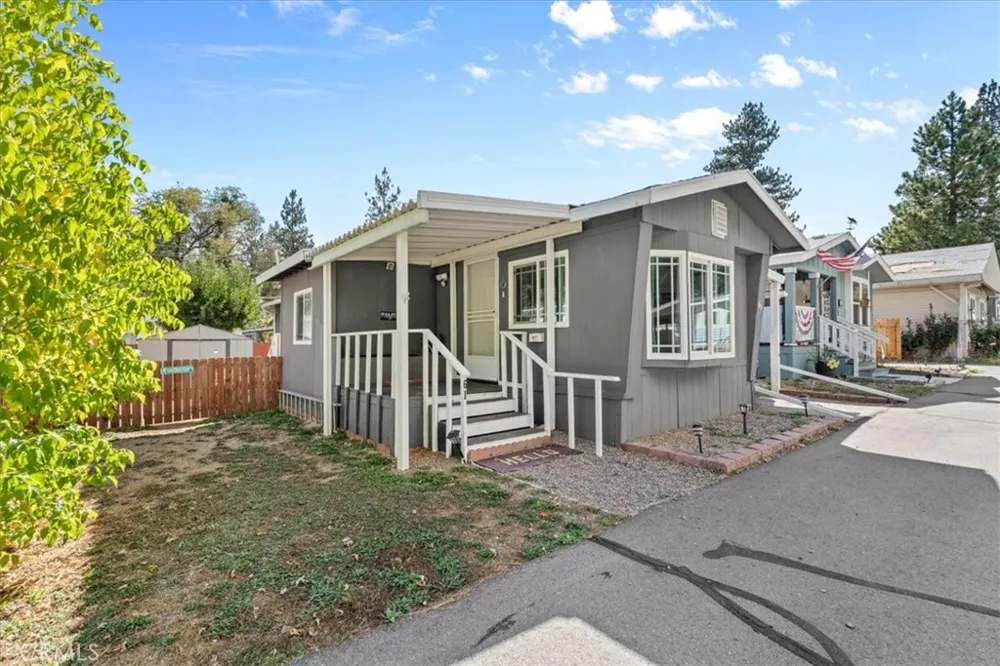 22800 Byron Crestline, CA 92325