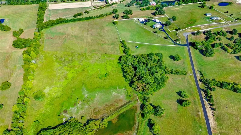 Shore Crest Way Athens, TX 75752