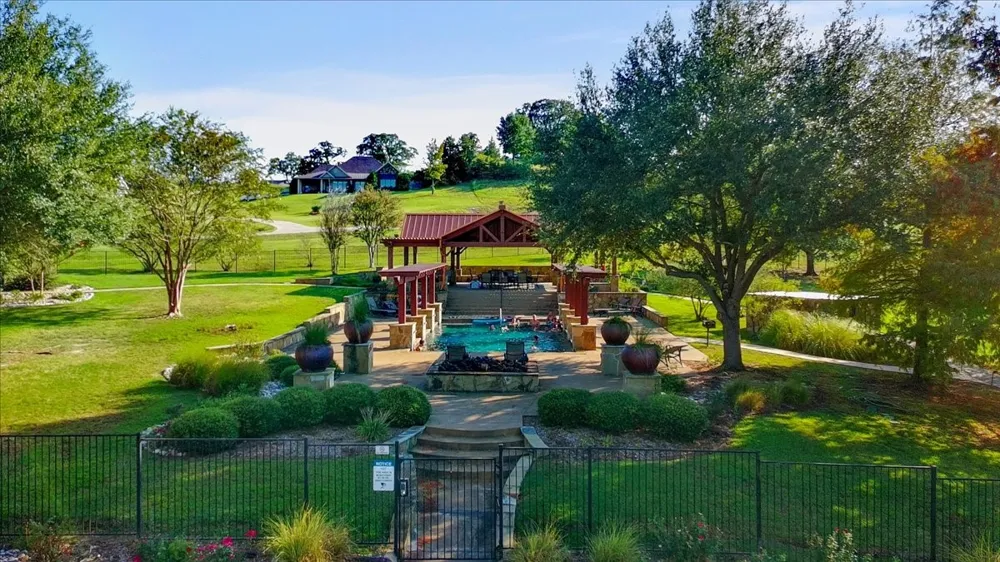 Shore Crest Way Athens, TX 75752