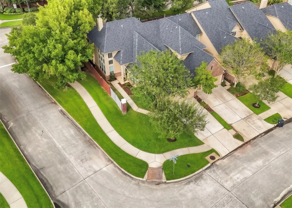 8903 Silent Willow Lane Sugar Land, TX 77479