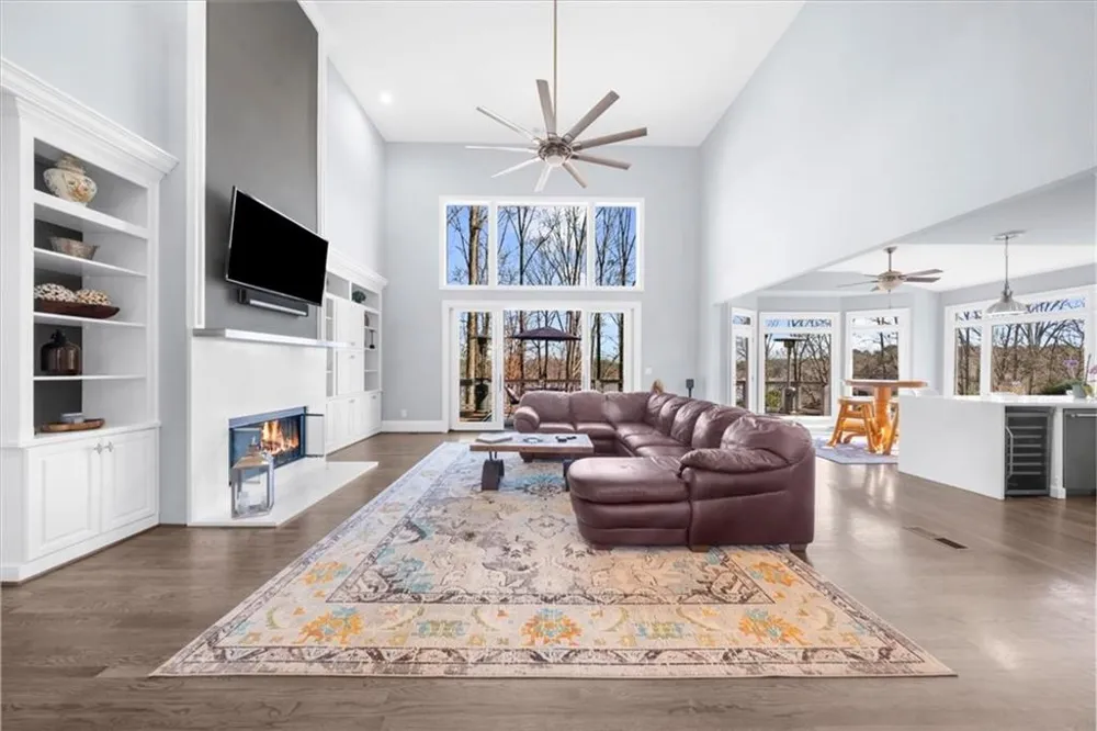 435 Robertson Road Dawsonville, GA 30534