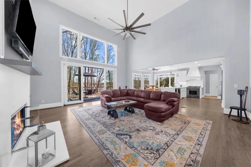 435 Robertson Road Dawsonville, GA 30534