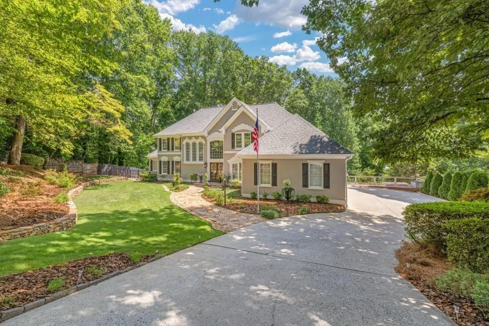 435 Robertson Road Dawsonville, GA 30534