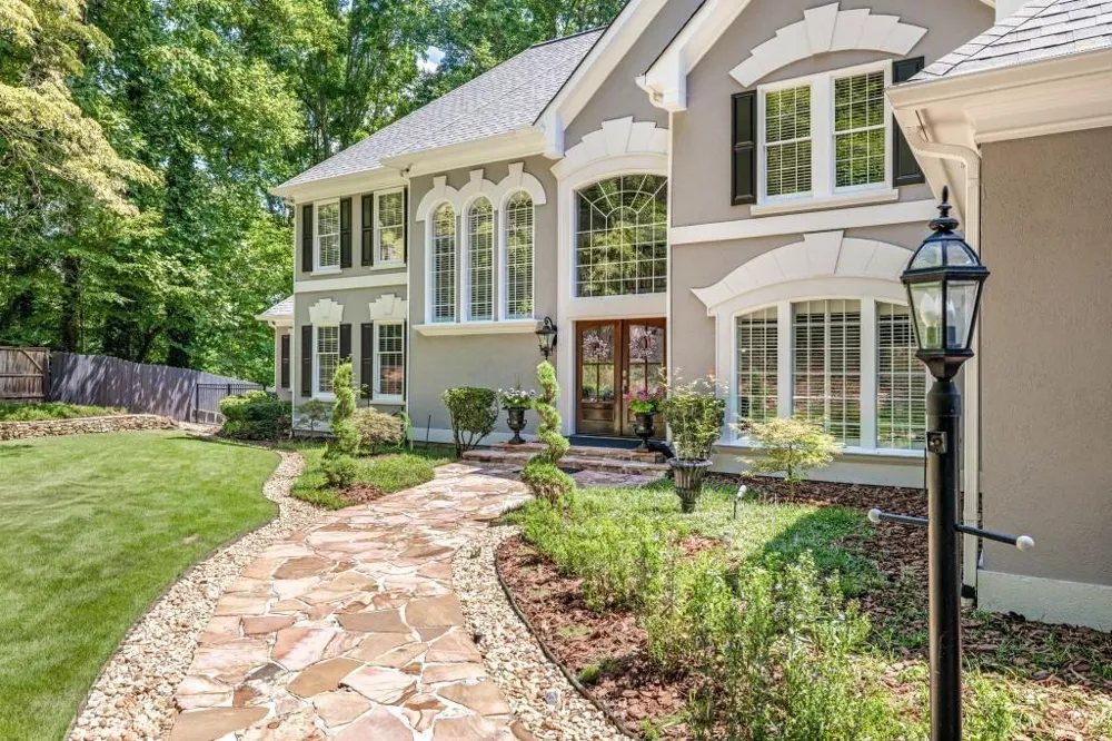 435 Robertson Road Dawsonville, GA 30534