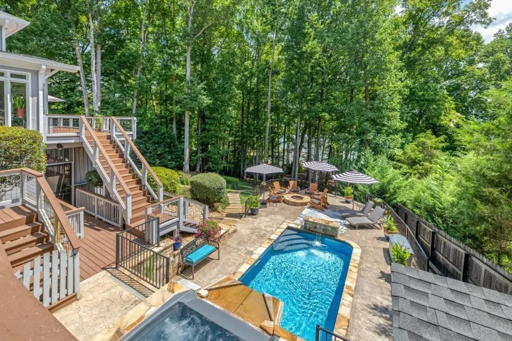 435 Robertson Road Dawsonville, GA 30534
