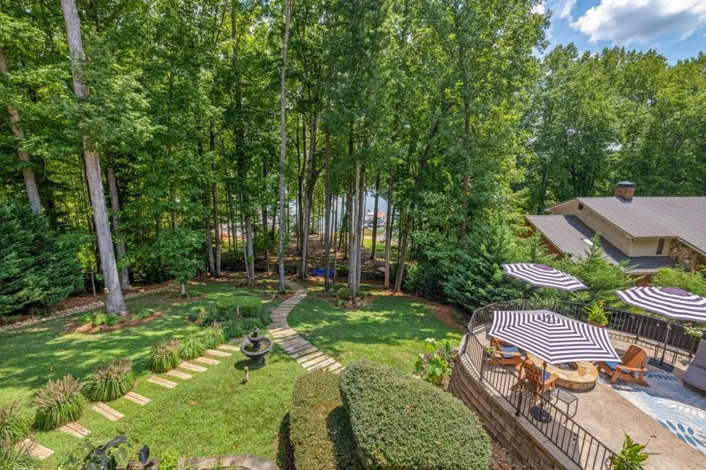 435 Robertson Road Dawsonville, GA 30534