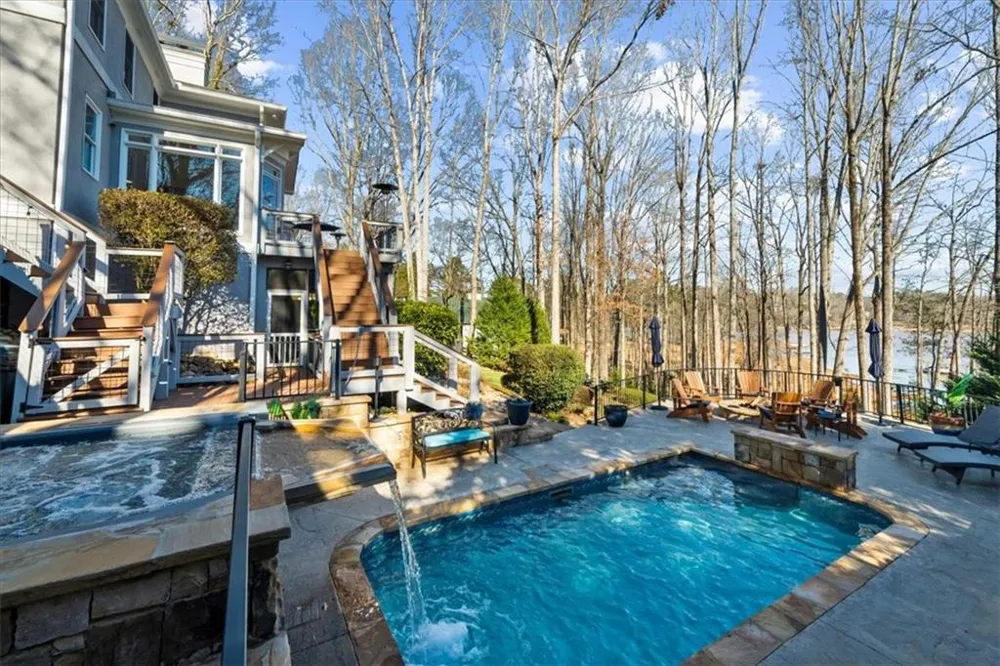 435 Robertson Road Dawsonville, GA 30534