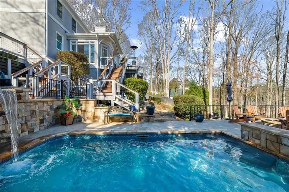 435 Robertson Road Dawsonville, GA 30534