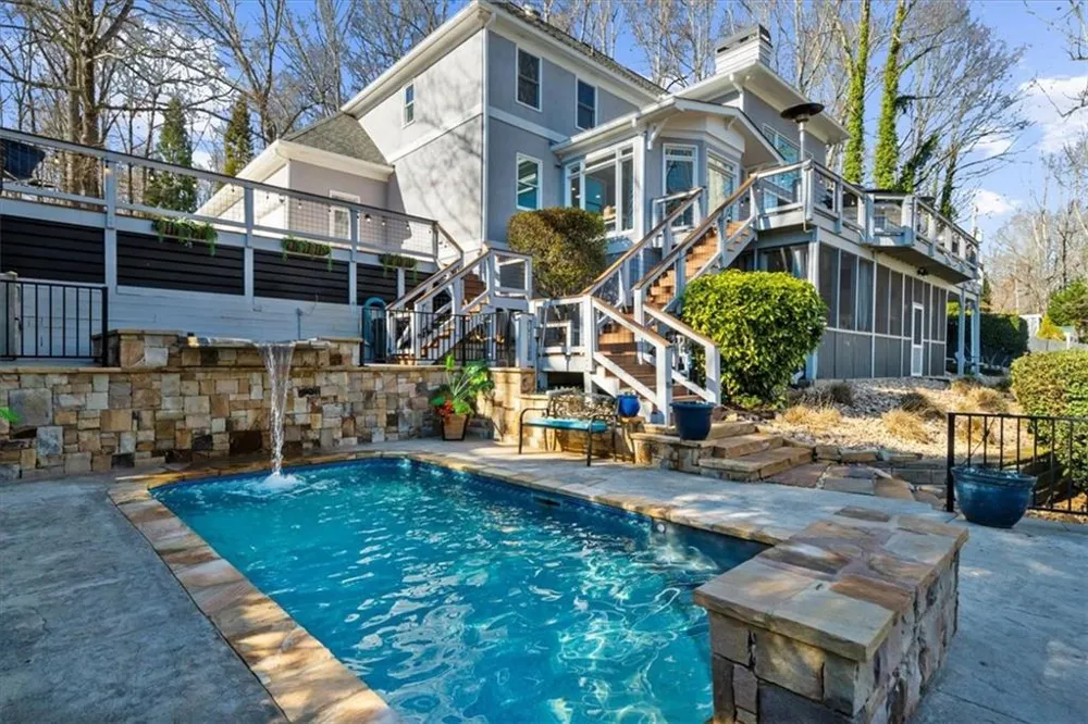 435 Robertson Road Dawsonville, GA 30534