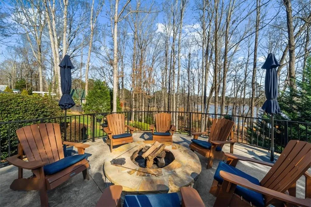 435 Robertson Road Dawsonville, GA 30534