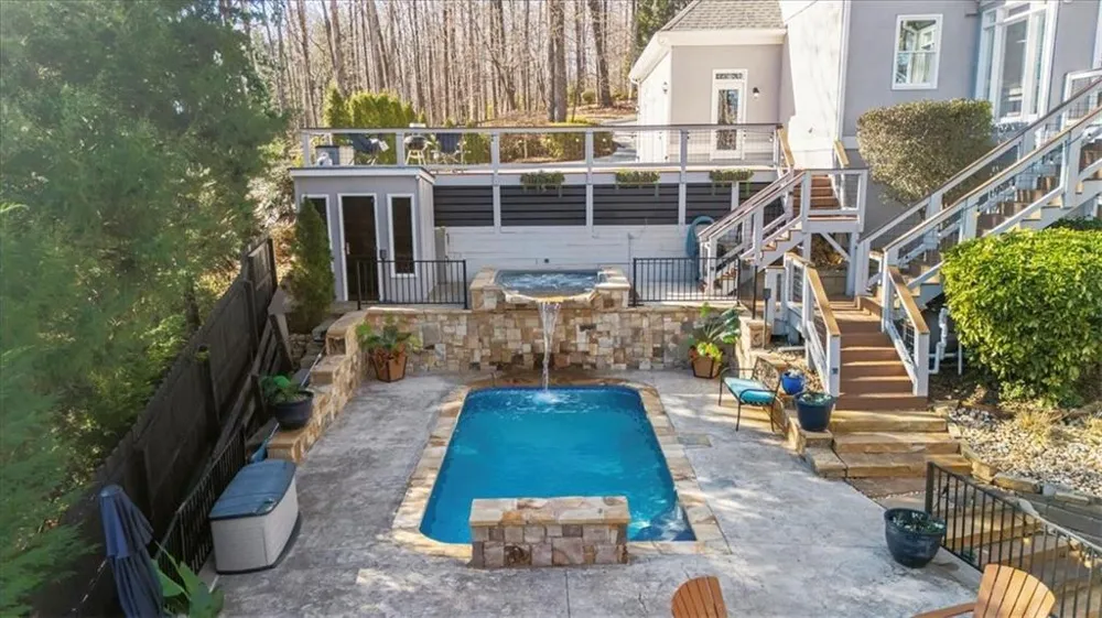 435 Robertson Road Dawsonville, GA 30534