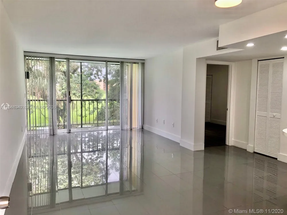 8870 Fontainebleau Blvd #208 Miami, FL 33172