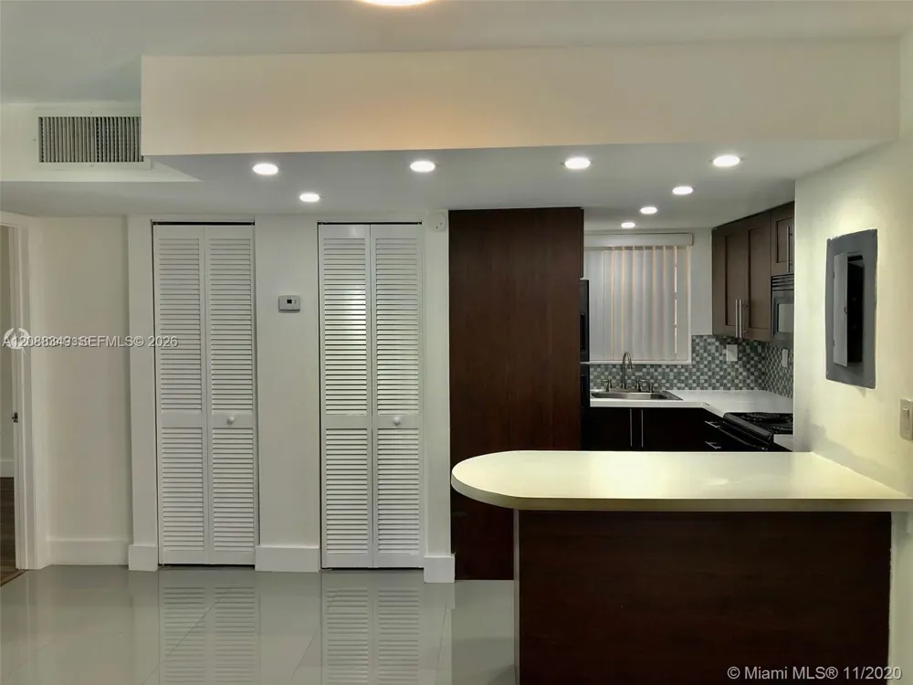 8870 Fontainebleau Blvd #208 Miami, FL 33172