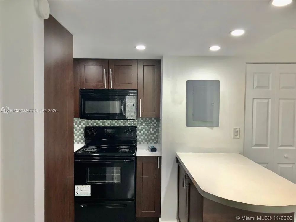 8870 Fontainebleau Blvd #208 Miami, FL 33172