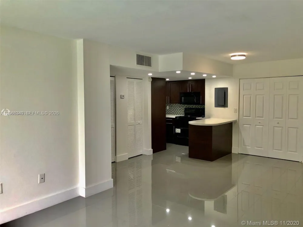 8870 Fontainebleau Blvd #208 Miami, FL 33172