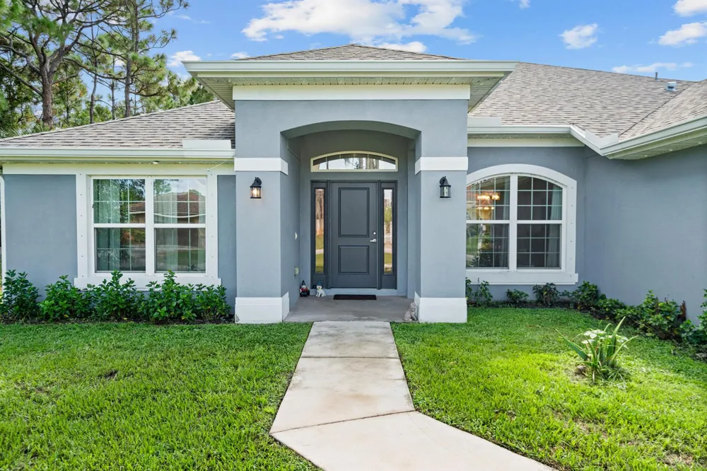 5863 NW CAROVEL AVENUE Port St. Lucie, FL 34986