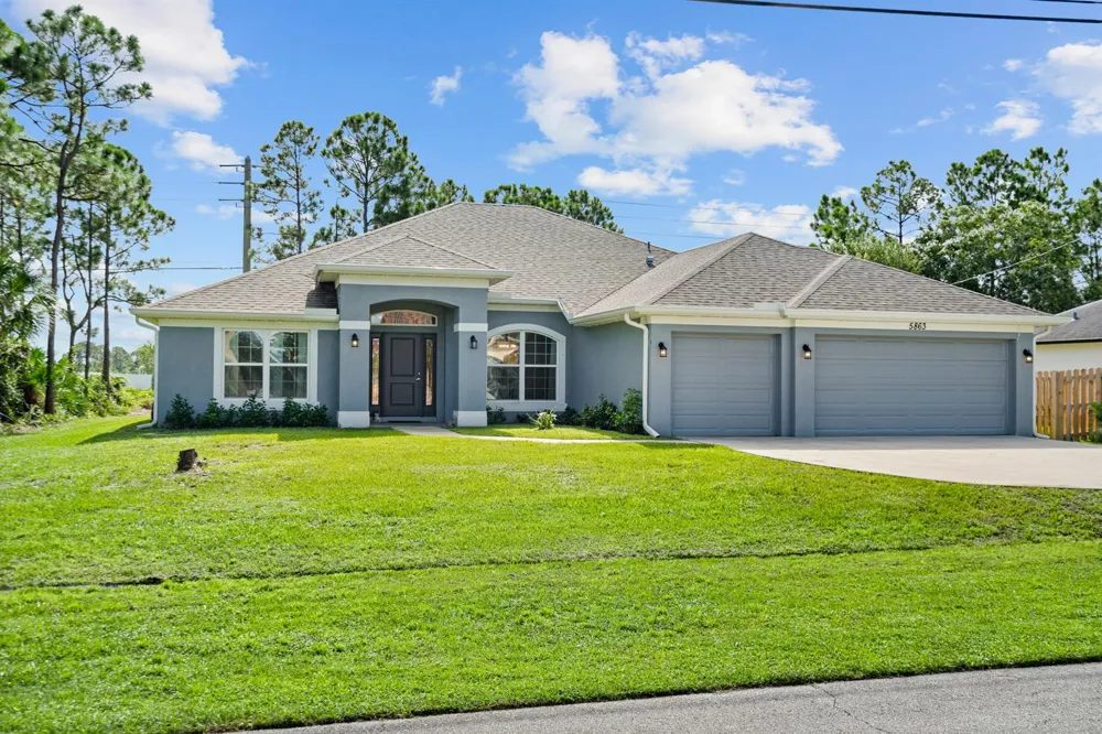 5863 NW CAROVEL AVENUE Port St. Lucie, FL 34986