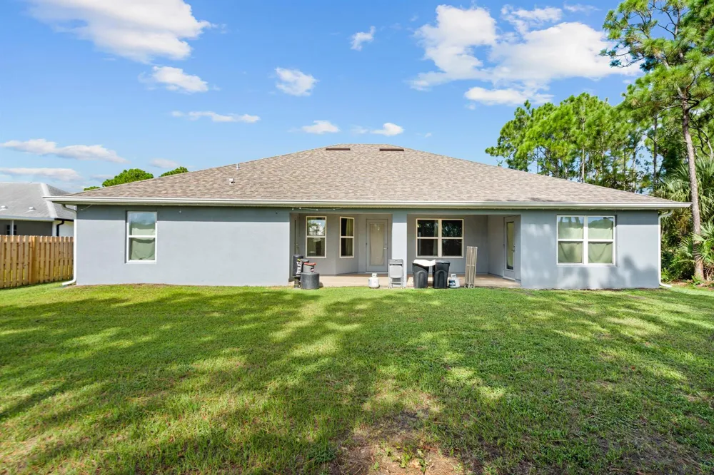 5863 NW CAROVEL AVENUE Port St. Lucie, FL 34986