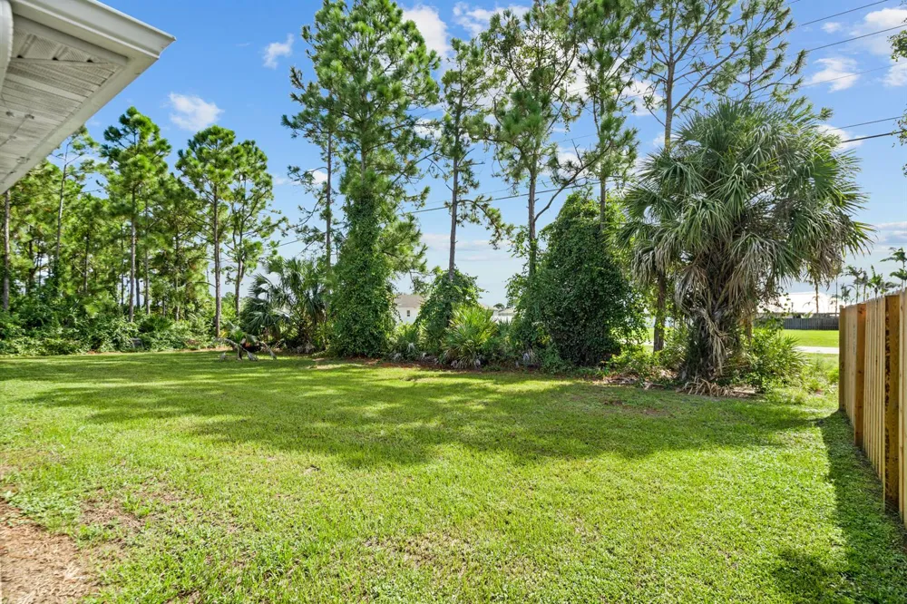5863 NW CAROVEL AVENUE Port St. Lucie, FL 34986