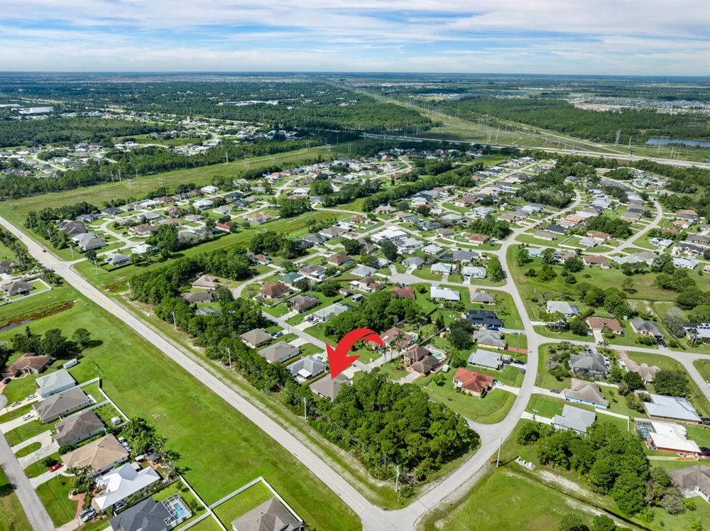 5863 NW CAROVEL AVENUE Port St. Lucie, FL 34986