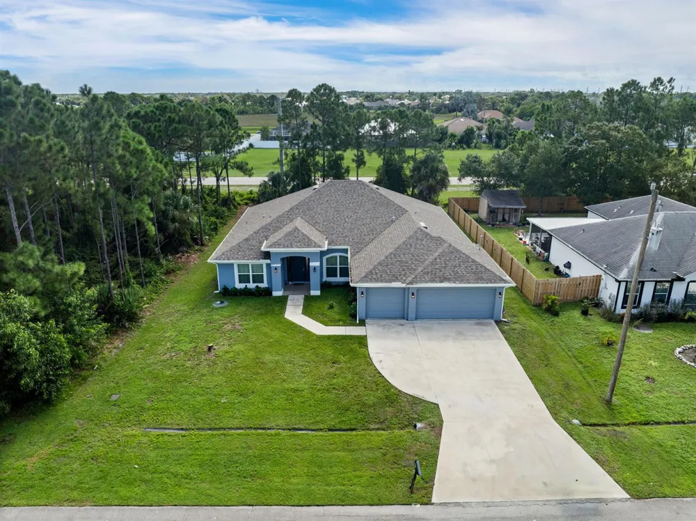 5863 NW CAROVEL AVENUE Port St. Lucie, FL 34986