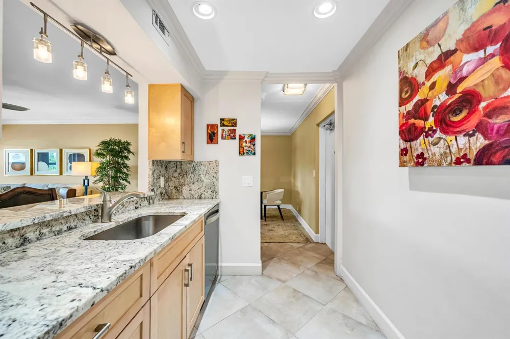 615 NE 12TH AVENUE #301 Fort Lauderdale, FL 33304