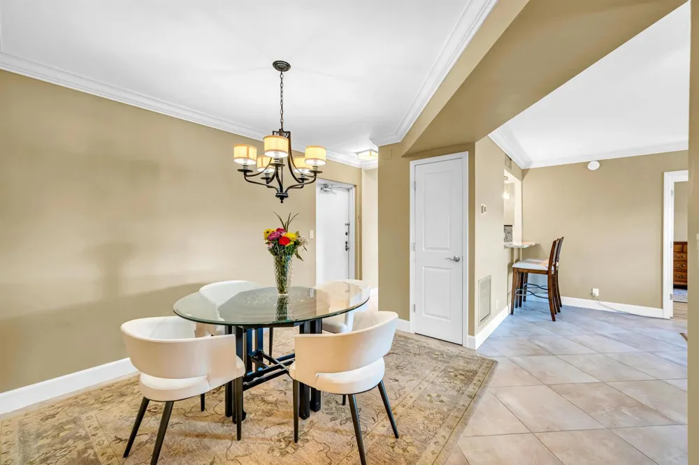 615 NE 12TH AVENUE #301 Fort Lauderdale, FL 33304
