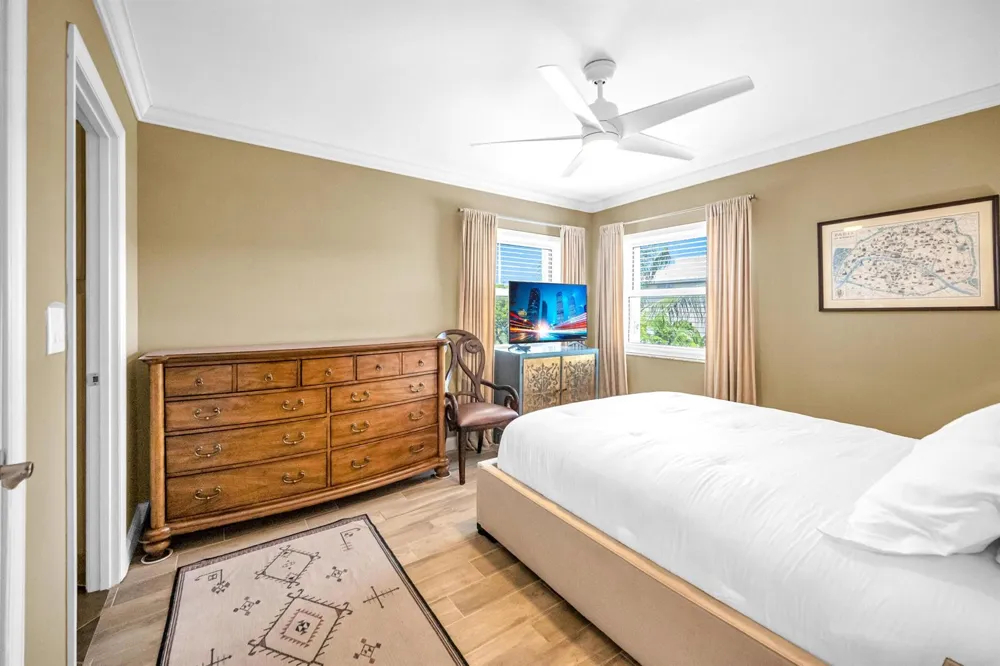 615 NE 12TH AVENUE #301 Fort Lauderdale, FL 33304
