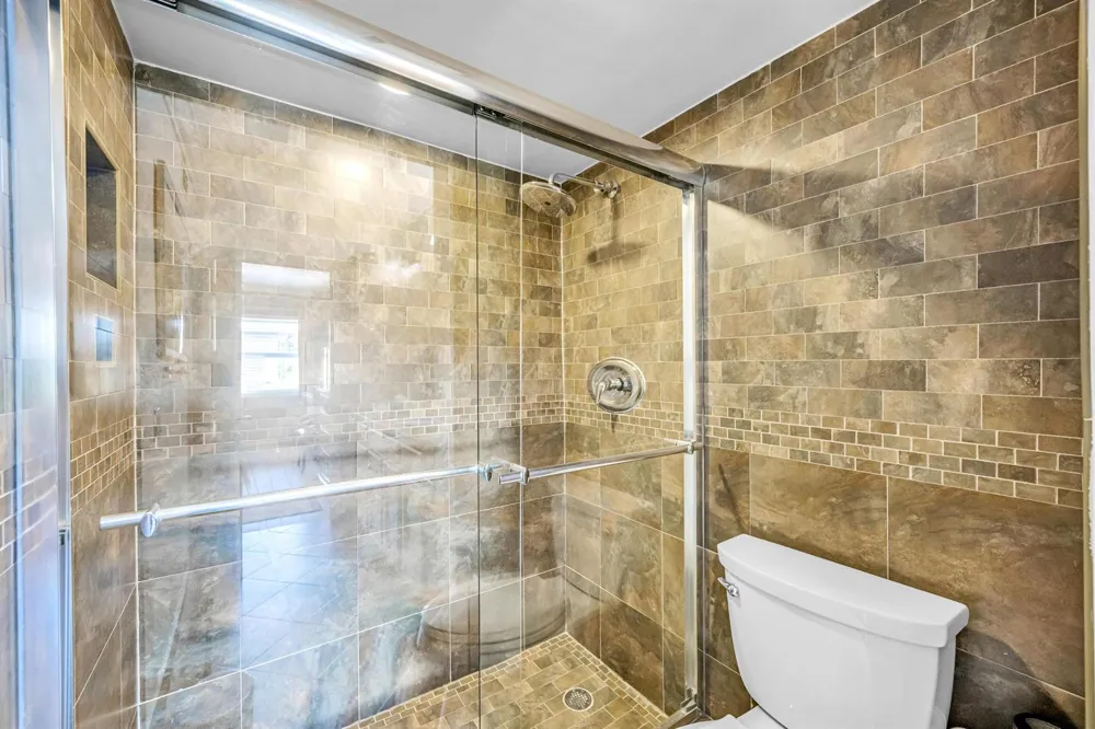 615 NE 12TH AVENUE #301 Fort Lauderdale, FL 33304