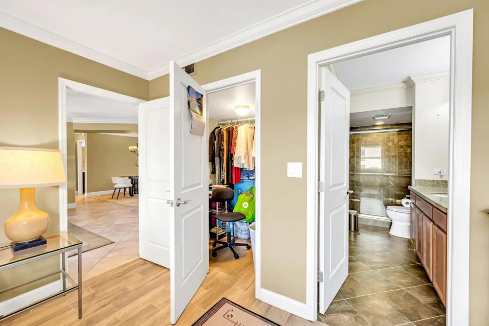 615 NE 12TH AVENUE #301 Fort Lauderdale, FL 33304